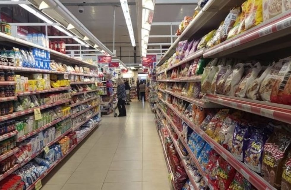 Alertan que en Concordia comenzaron con despidos y cierres de sucursales en comercios