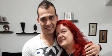 Gabriel García Gurrea y su madre Cristina.