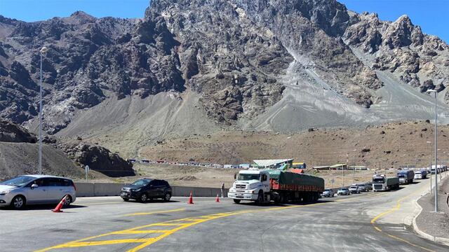 Cruce a Chile, el promedio de demoras fue de 5 horas por el túnel Internacional Cristo Redentor