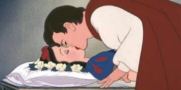 La película de Blancanieves fue criticada por el beso del final.