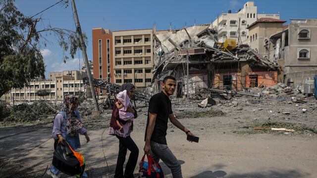 Evacuados en la Franja de Gaza. EFE/EPA/MOHAMMED SABER