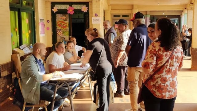 Puerto Iguazú: algunos inconvenientes con los padrones pero gran concurrencia de votantes.