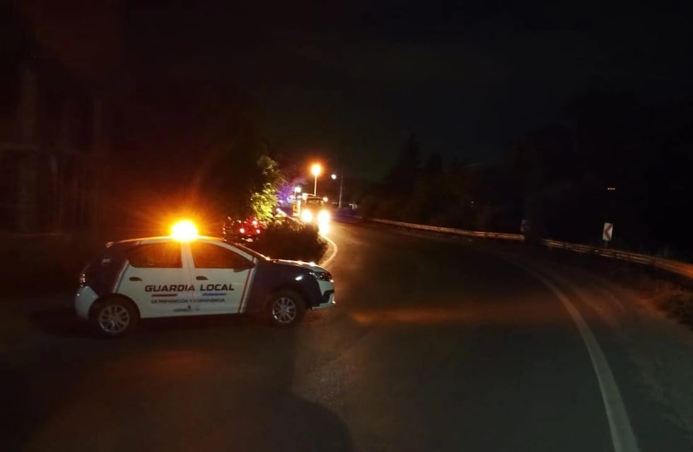 Vuelco en Huerta Grande: una conductora perdió el control y terminó en la banquina