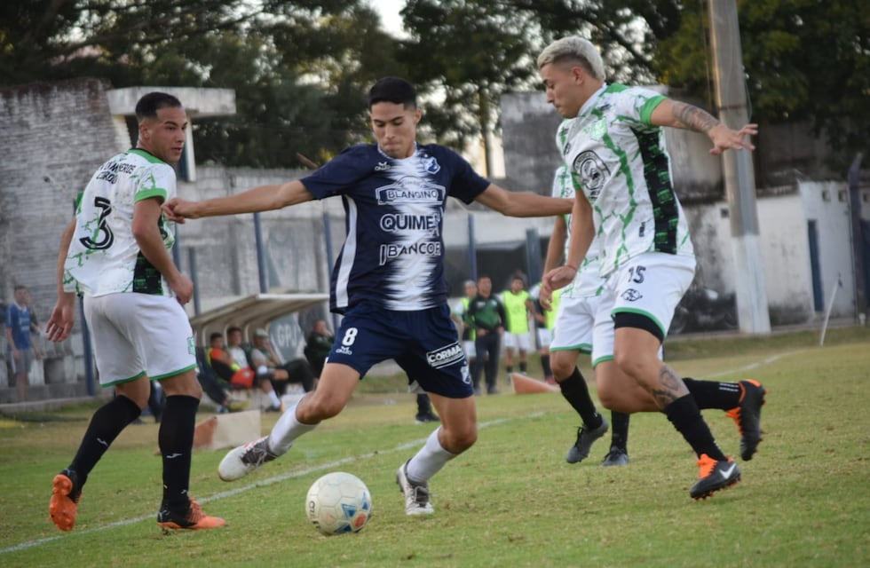 Liga Cordobesa de Fútbol: Camioneros y la U no largan la punta