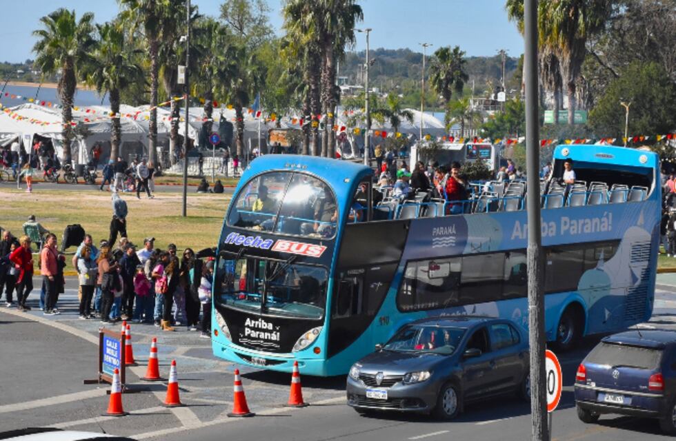 Lo recaudado con el Paraná Bus turístico se destinó a una fundación de ayuda al enfermo hematológico