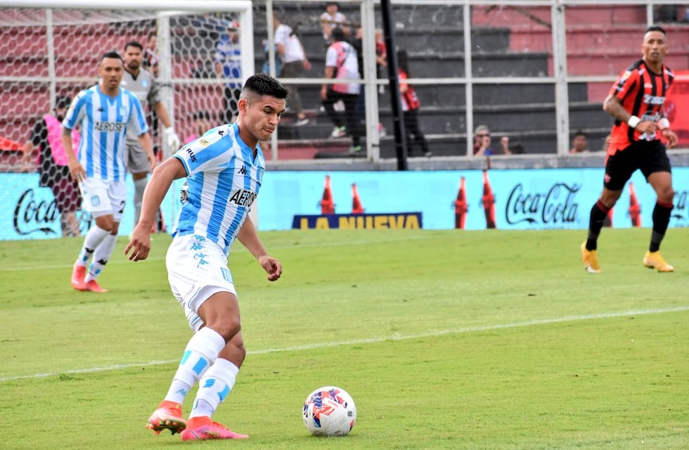 Racing sufrió en el final pero venció por 3-2 a Patronato: mucha polémica con el árbitro