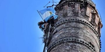 Hizo una promesa: plantar una bandera Argentina si la selección ganaba el Mundial 2022.