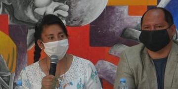 La intendente Paniagua y el delegado del Enacom en Jujuy, Carlos Quiroga, en el acto cumplido en Humahuaca.