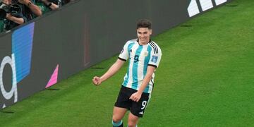 Julián Álvarez viene siendo una de las revelaciones del Mundial (AP)