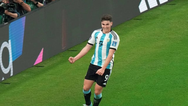 Julián Álvarez viene siendo una de las revelaciones del Mundial (AP)