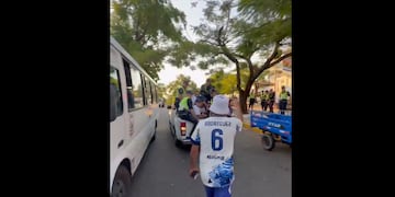 Hinchas de Talleres, detenidos en Paraguay en un control de alcoholemia (Captura).
