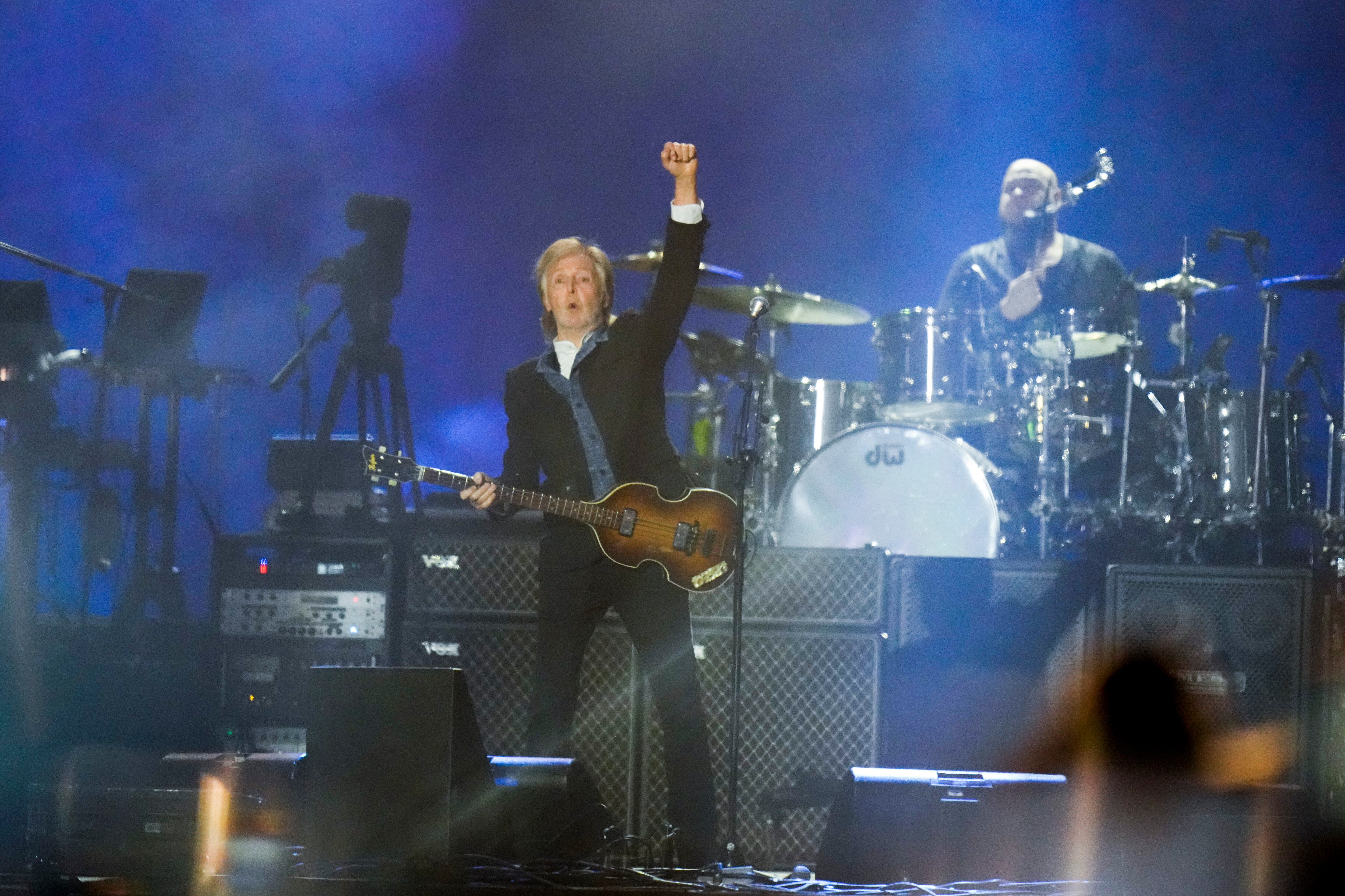 Paul McCartney durante su concierto en el Corona Capital en la Ciudad de México el domingo 17 de noviembre de 2024. (Foto AP/Eduardo Verdugo)