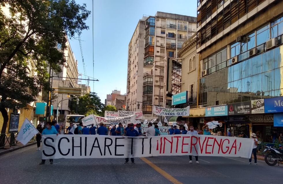 Trabajadores de la Coopi protestaron este jueves en pleno centro de Córdoba