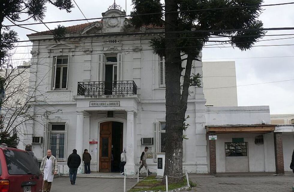 Lomas de Zamora: una mujer se hacía pasar por médica en el Hospital Gandulfo usando matrícula robada