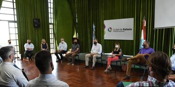 Reunión por la pavimentación de los caminos públicos 5 y 6, que se llevó a cabo el día de Nochebuena
.