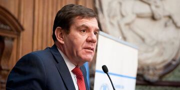 Guillermo Montenegro tomó la medida como un “plan de austeridad”.