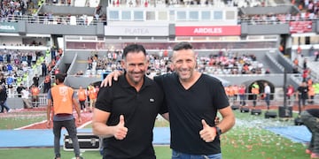 Walter Ribonetto, DT de Talleres, y Diego Dabove, de Instituto. Amigos y rivales este sábado ¿Quién gana? (Pedro Castillo / La Voz)