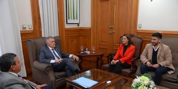 Jaldo en reunión con la intendenta de Bella Vista, Ana Quiles.