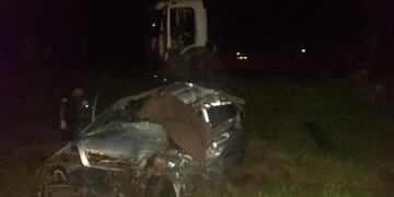 Tragedia en la Ruta 12: un hombre murió en un choque frontal en Puerto Esperanza.