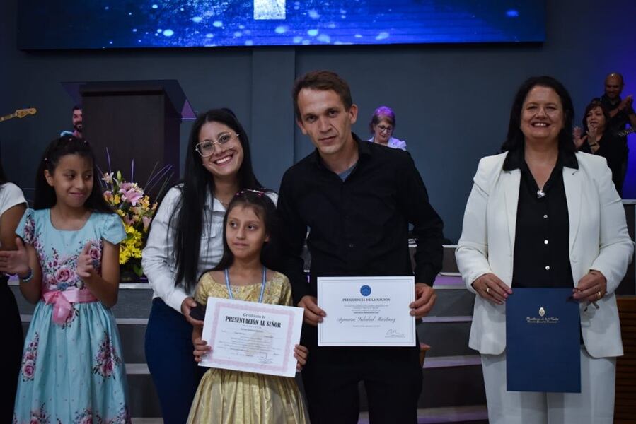 Una niña de San Vicente fue reconocida como ahijada presidencial.