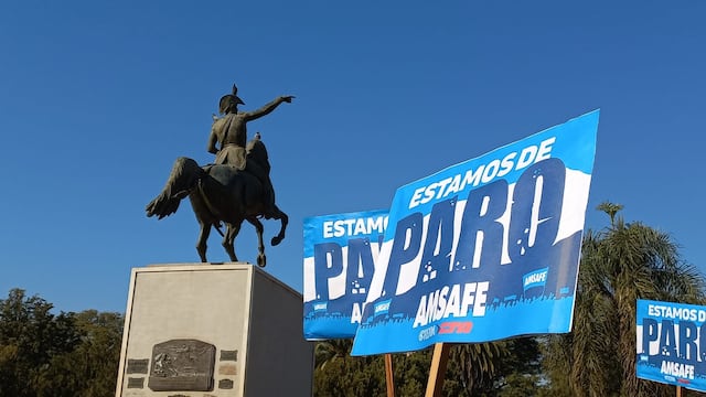Manifestación de docentes de Rafaela y la región en la plaza 25 de mayo
