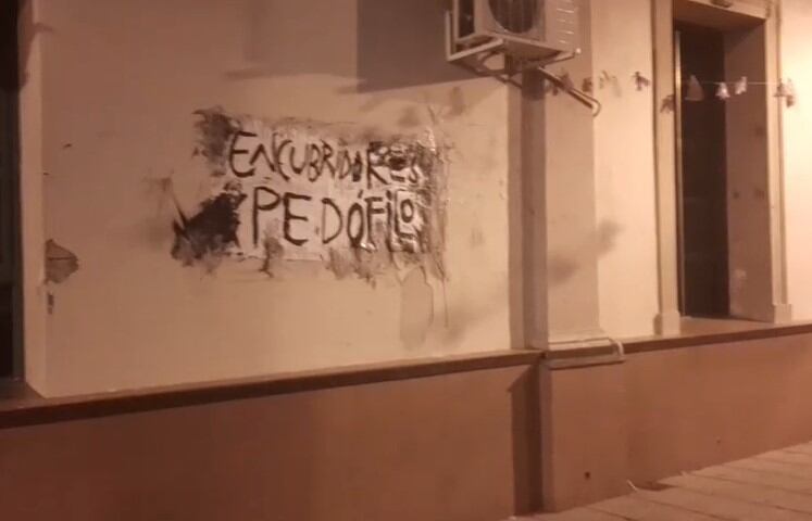 Nueva marcha en Rafaela pidiendo Justicia por el abuso sexual en el Colegio San José