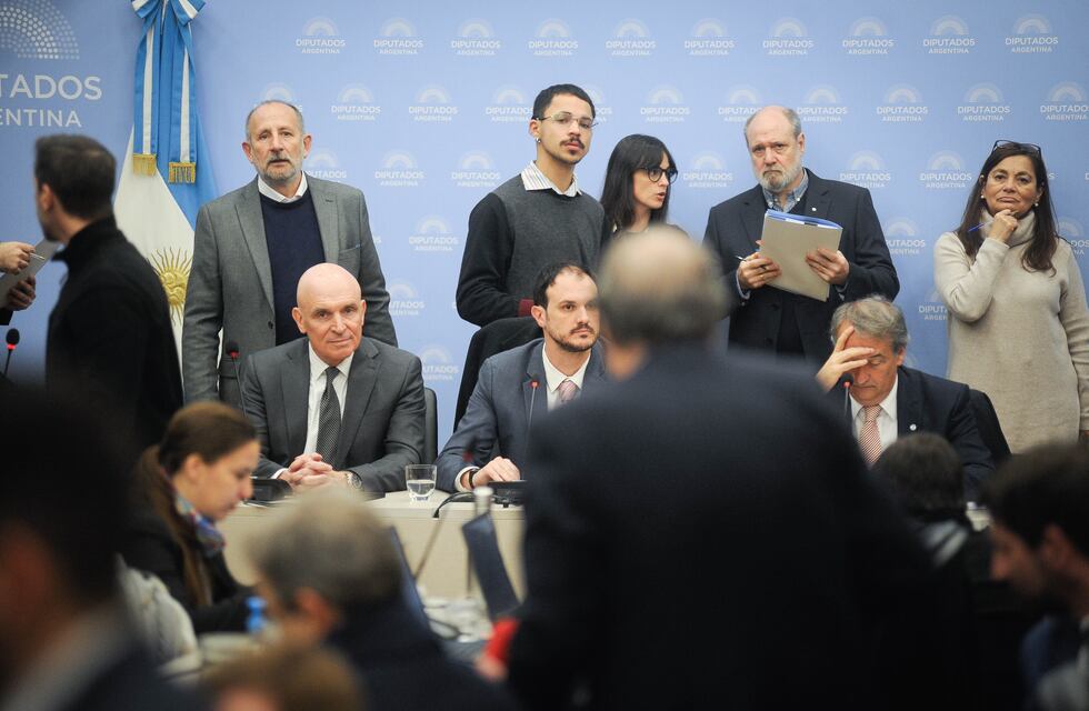 Presupuesto: el oficialismo suspendió el debate y crece la posibilidad de una prórroga