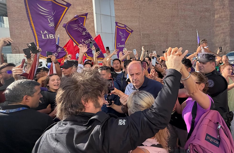 Caravana con Javier Milei en Córdoba: encabezó el “tour” de la gratitud"