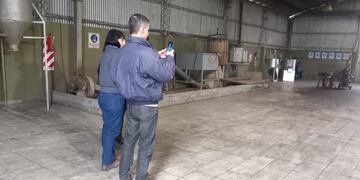 Denuncias mediáticas ponen en riesgo la fuente laboral, dijeron trabajadores de la planta de la empresa jujeña instalada en Salta.