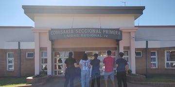 Puerto Rico: detienen a una pareja por robo de prendas y calzados en la Placita.