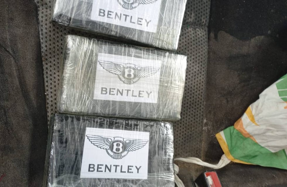 La pararon con su hijo en Villa Gobernador Gálvez y llevaba 3 kilos de cocaína