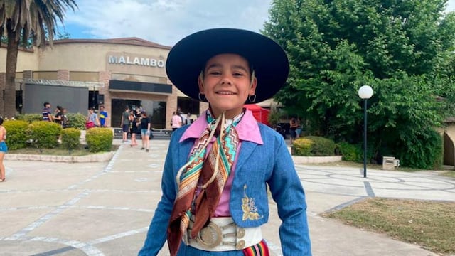 Sol Urundez es la campeona cordobesa en malambo femenino.