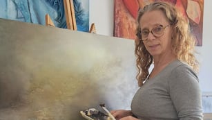 De confeccionar anteojos a buscar una salida en la pintura: Fabiana, la artista visual que se reinventó