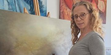 De confeccionar anteojos a buscar una salida en la pintura: Fabiana, la artista visual que se reinventó