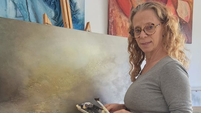 De confeccionar anteojos a buscar una salida en la pintura: Fabiana, la artista visual que se reinventó