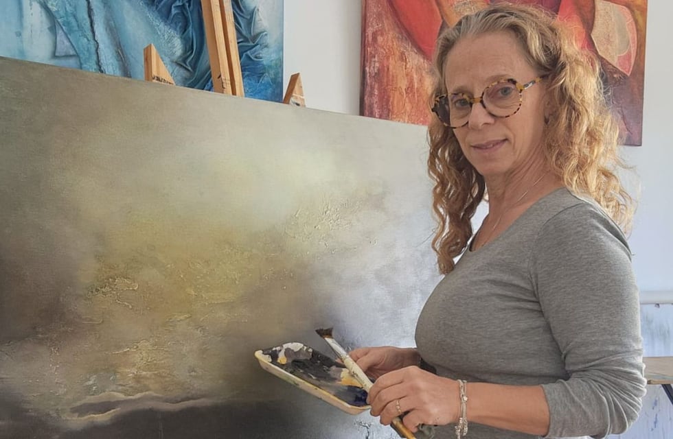 De confeccionar anteojos a buscar una salida en la pintura: Fabiana, la artista visual que se reinventó