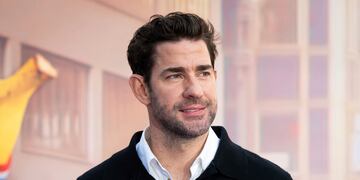 John Krasinski posa para los fotógrafos a su llegada al estreno de su película 'IF' en Londres, el 7 de mayo de 2024. (Foto de Scott Garfitt/Invision/AP, archivo)