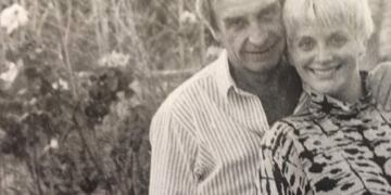 Carmen Barbieri junto a Santiago y Fede Bal en Villa Carlos Paz. (Foto: archivo fotográfico / Biblioteca Popular José H. Porto).