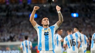 Lautaro Martínez, con doblete para Argentina ante Perú, es goleador de la Copa América y está en el top ten de los goleadores de la selección (AP Foto/Lynne Sladky).