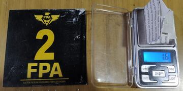 Narco literario. Envolvía droga en hojas del libro "El Fantasma de Canterville" de Oscar Wilde.