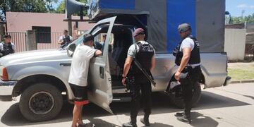 La camioneta sospechosa interceptada por la policía