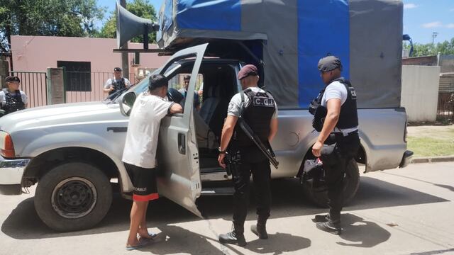 La camioneta sospechosa interceptada por la policía