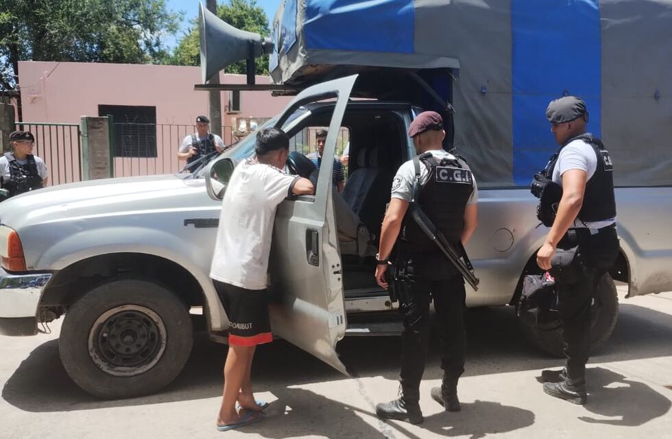 Interceptaron una camioneta en accionar sospechoso