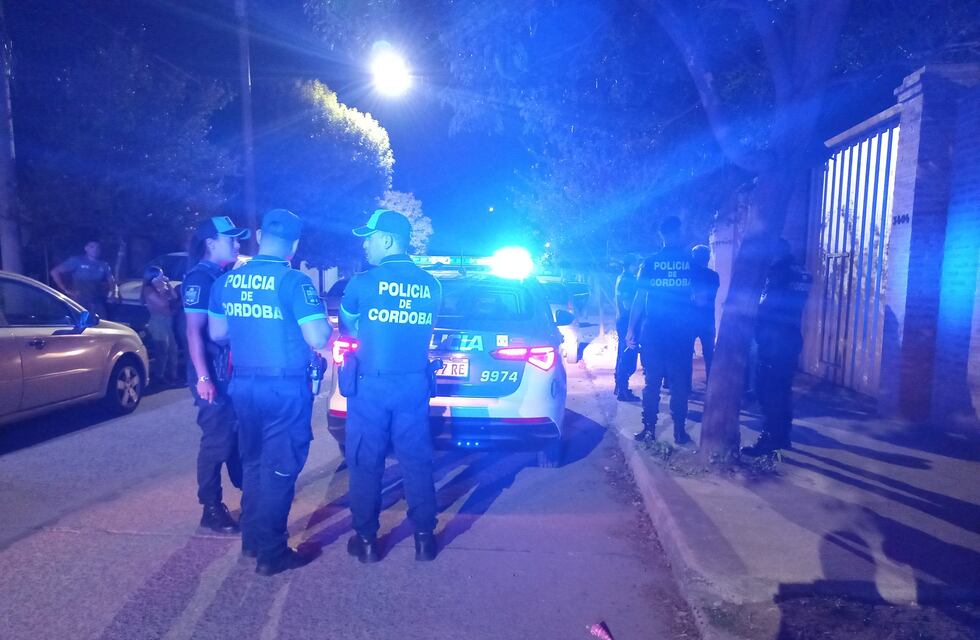 Denuncian que al menos 30 personas robaron un depósito en Córdoba: ”Barretearon y nos saquearon todo”