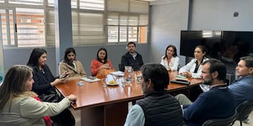 Funcionarios del sistema de salud catamarqueño visitaron el Hospital Néstor Kirchner, para conocer su organización y servicios.