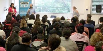 Buscan garantizar la inclusión de personas con celiaquía en los festejos de fin de año.