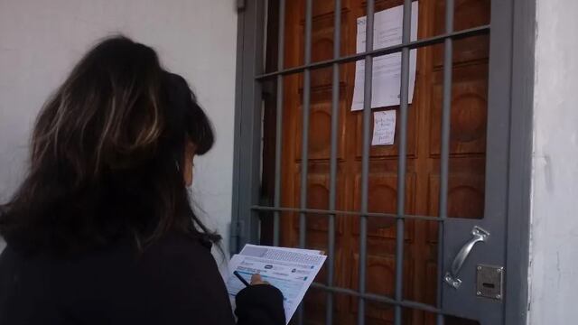Unos 13.000 censistas recorren las calles de San Juan, casa por casa, para poder calcular la población del país.