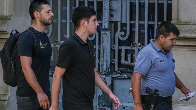 Tomás Colazzo ingresando a los Tribunales de Dolores. Es el rugbier número 11 que estuvo la noche del crimen de Fernando Báez Sosa.