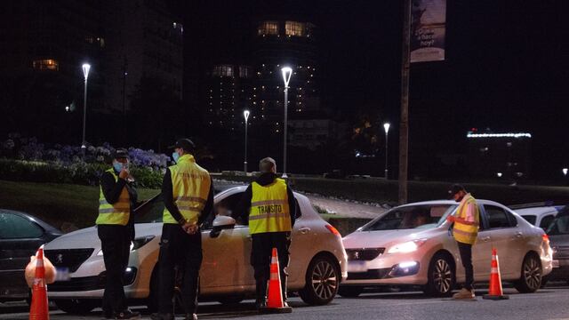 También se incluyen operativos específicos para taxis y remises, e infracciones a quienes estacionan en la Ruta 11. Por otro lado, se secuestraron más de 2400 litros de alcohol en playas.