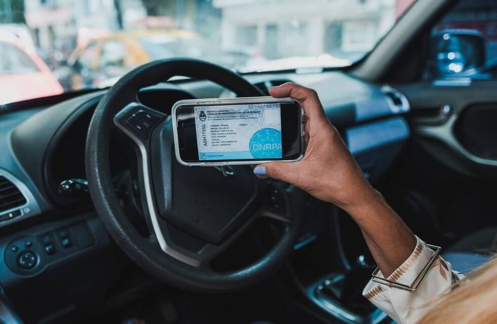 Adiós a la cédula azul: cómo autorizar a un tercero para que maneje tu auto